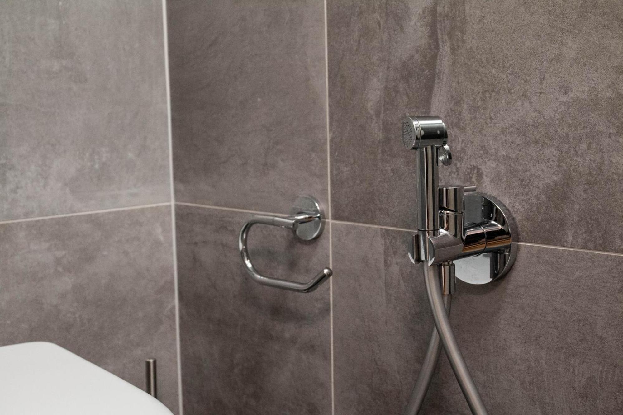 Apartmán Newly Built With Balcony, Ac And Free Indoor Garage Praha